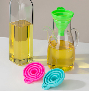 Hot Sale Silicone Durable Kitchen Tools Foldable Funnel Soft Food Grade Silicone Oil Funnel