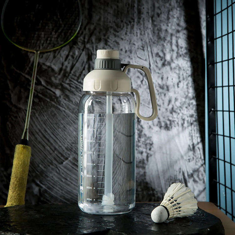 60oz Large Capacity Plastic Water Bottle with Straw and Handle Suitable for Gym Supports Custom logo