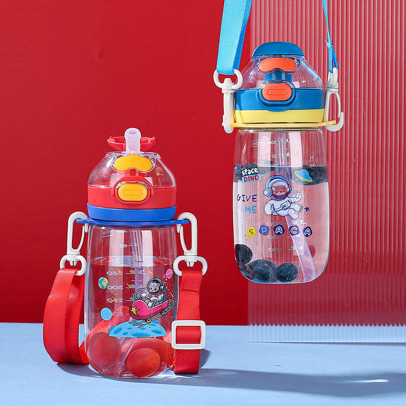 Custom logo Children's Water Cup One Touch Flip Top Water Bottle Plastic Straw Cup with a Shoulder Strap Plastic Cup for Kids