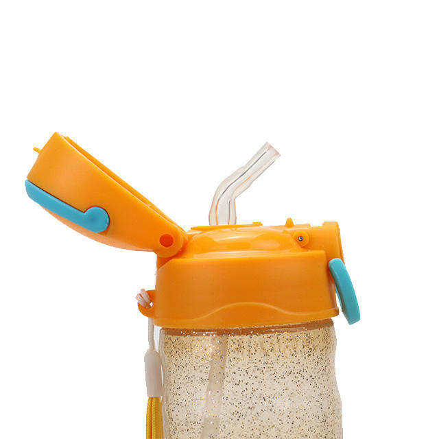 Cartoon PP Material Cute Children Kids Straw Water Bottle 550ml Leak Proof and with a Portable Handle