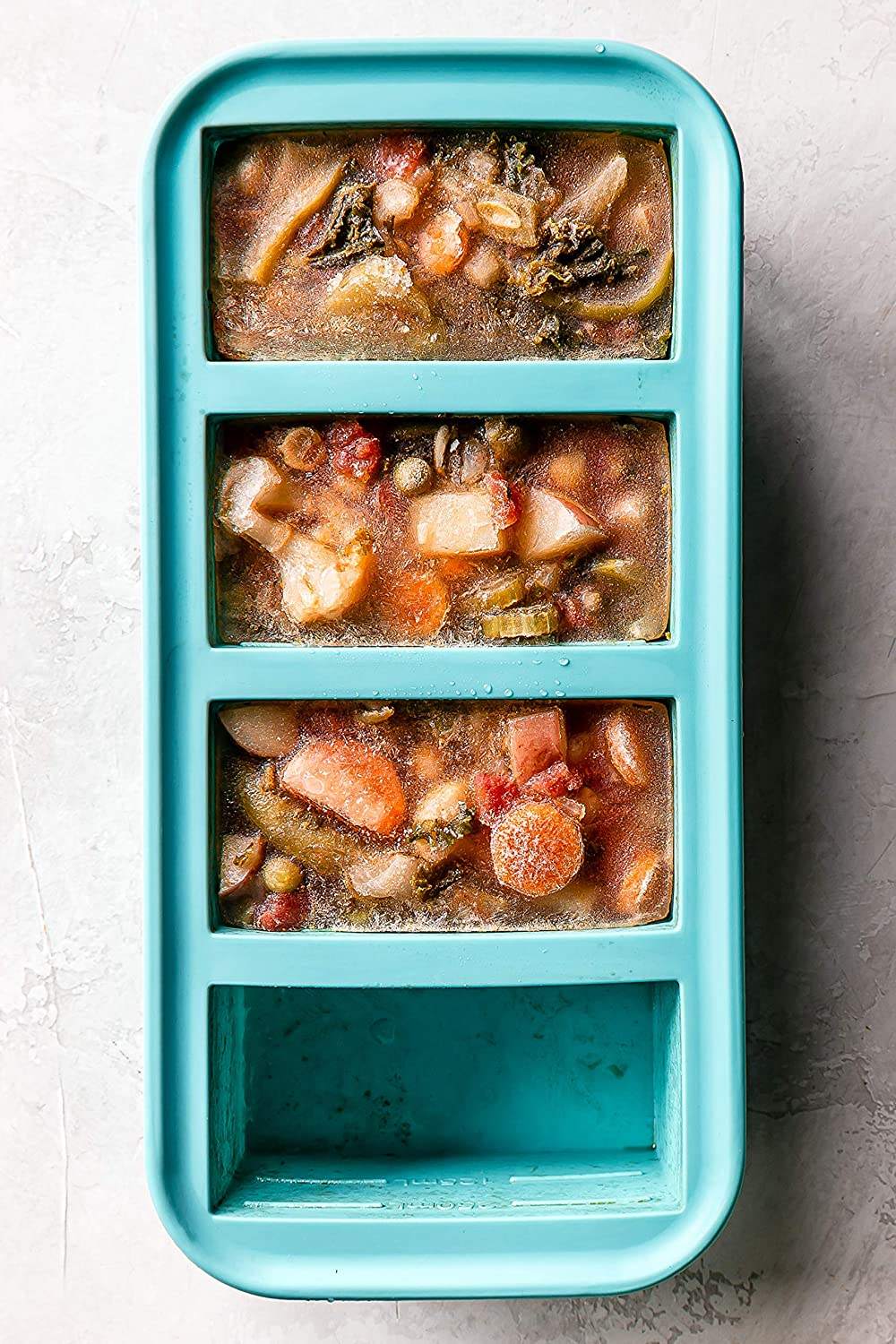 BPA-Free Large Freeze Food Soup Broth Sauce and Any Liquids Silicone Freezing Baking Tray With Lid
