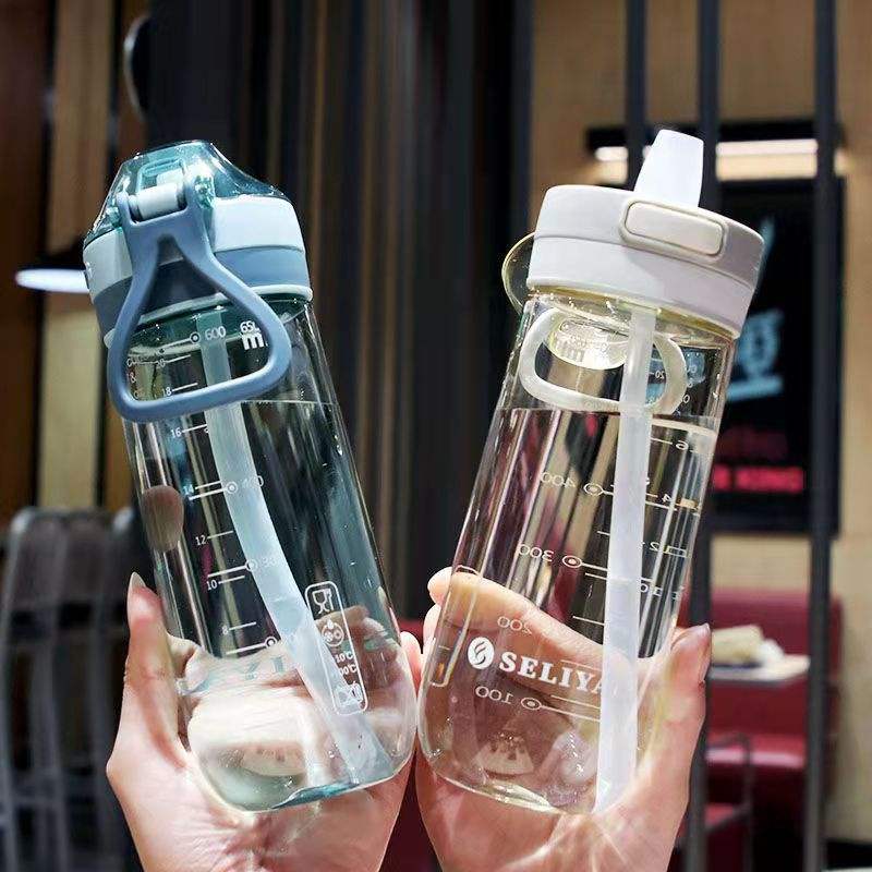 Wholesale Custom Fashion Trend Student Portable High Appearance Level Heat Resistant Plastic Sippy Cup With Handle and Scale