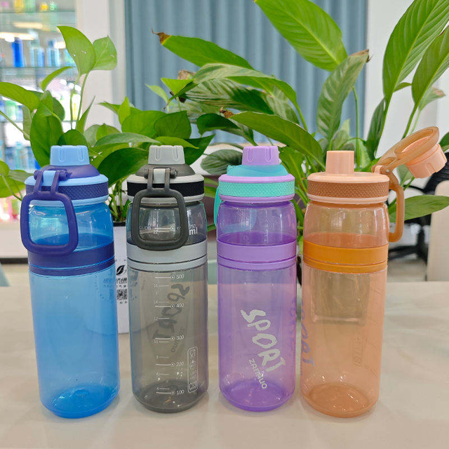 25oz 750ml Cups with pp BPA Free Portable Handle Plastic Water Bottle Outdoor Travel Sports Water Bottle with Screw Lid