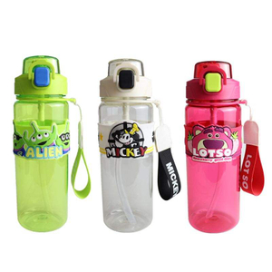 26oz Customize the Color and logo 800ml Plastic Water Cup with Straw and Cartoon Style Silicone Anti-scalding Ring