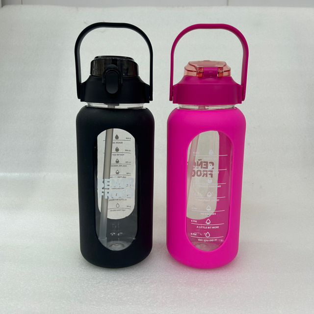 Christmas Gifts 64oz Tumbler with Handle Water Tumbler Customized Portable Plastic Water Bottle With Pop up Straw