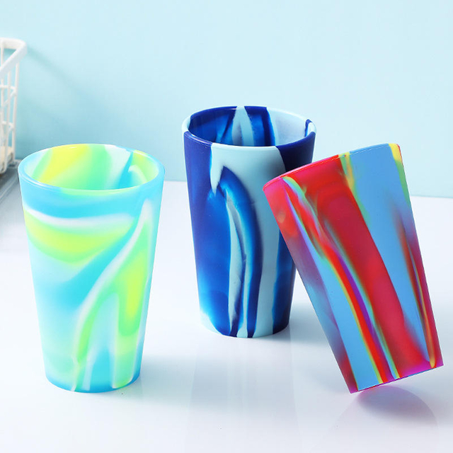 Wholesale 100% Food Grade Mixed Solid Colors Unbreakable Silicone Drinking Water Wine Cup for Travel
