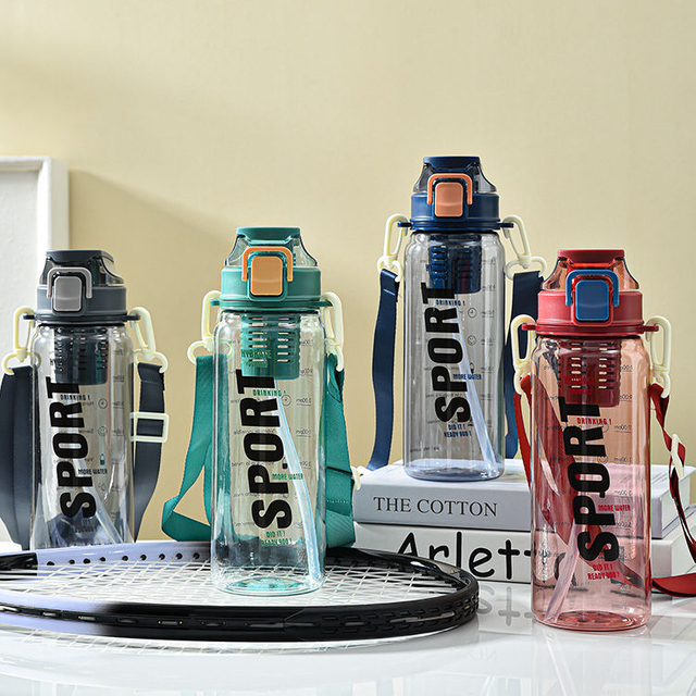 Custom Wholesale Candy Color Transparent High Temperature Waterproof Portable Plastic Water Cup With Scale and Straw