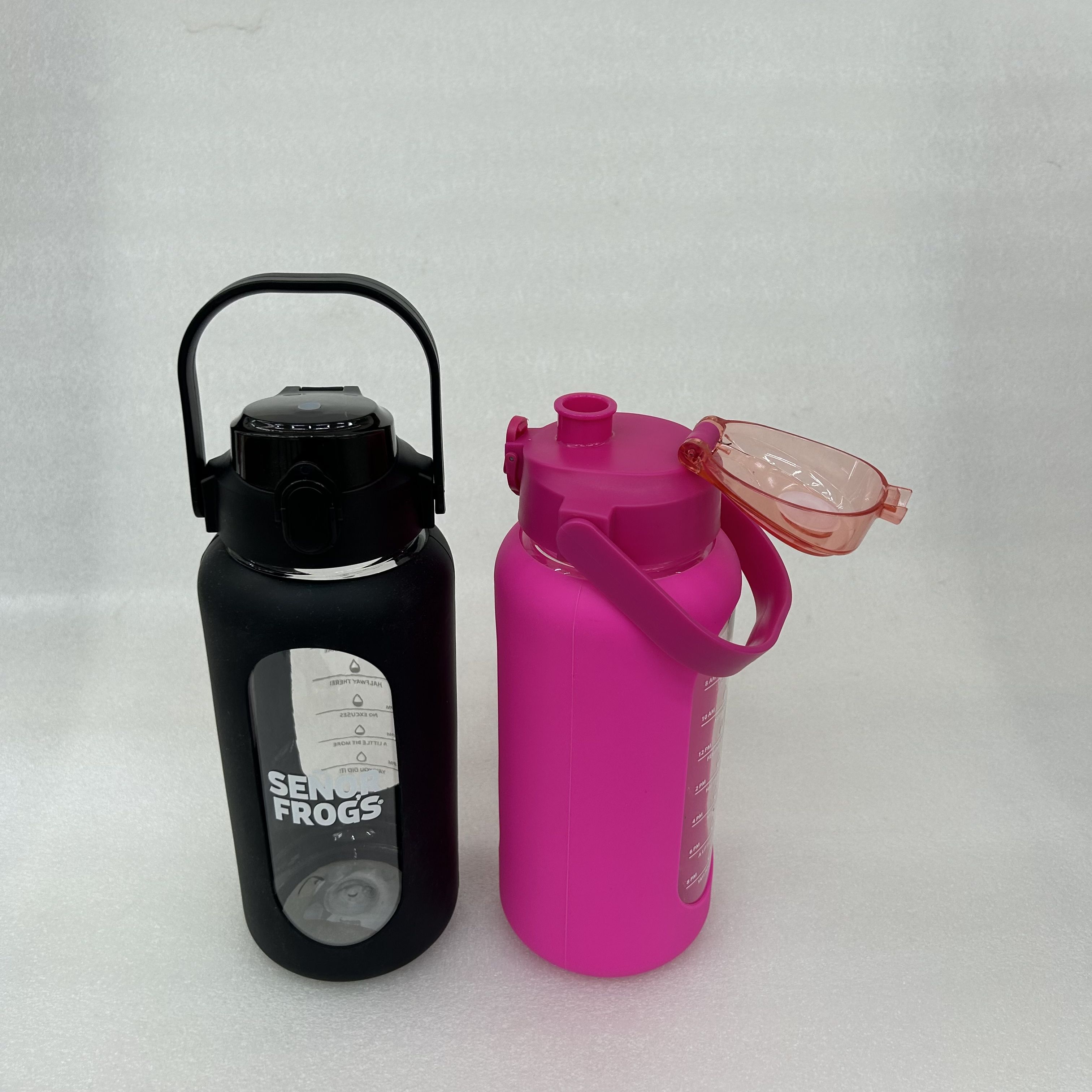 Christmas Gifts 64oz Tumbler with Handle Water Tumbler Customized Portable Plastic Water Bottle With Pop up Straw