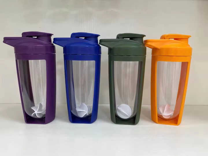 700Ml 0.7L Coloured Transparent Portable Bpa Free Plastic Fitness Gym Sports Shaker Bottle for Protein With Mixing Ball