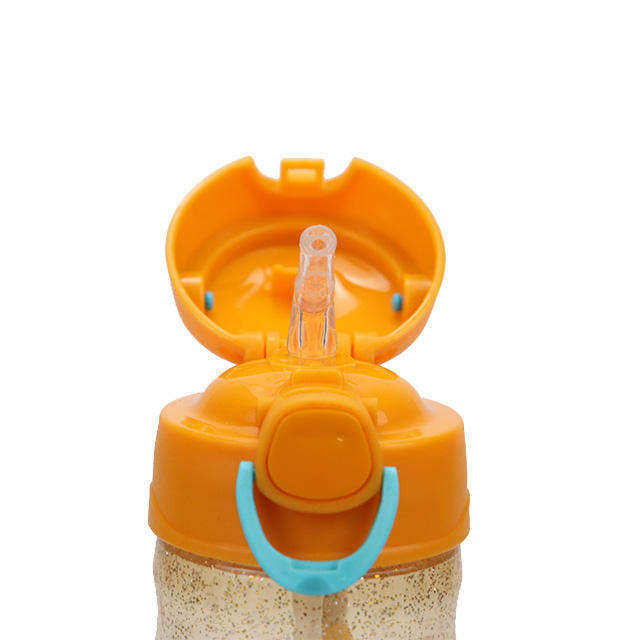 Cartoon PP Material Cute Children Kids Straw Water Bottle 550ml Leak Proof and with a Portable Handle