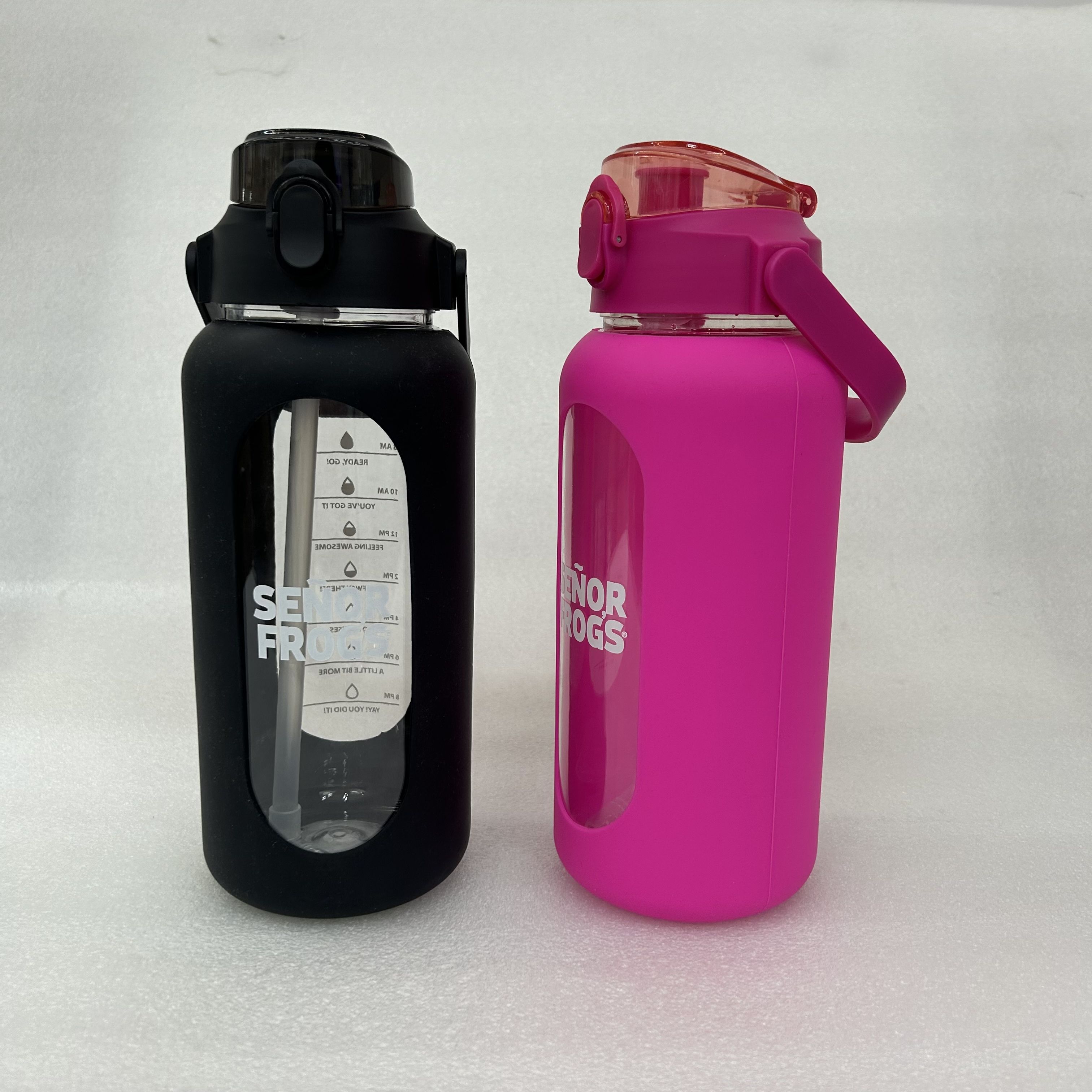 Christmas Gifts 64oz Tumbler with Handle Water Tumbler Customized Portable Plastic Water Bottle With Pop up Straw