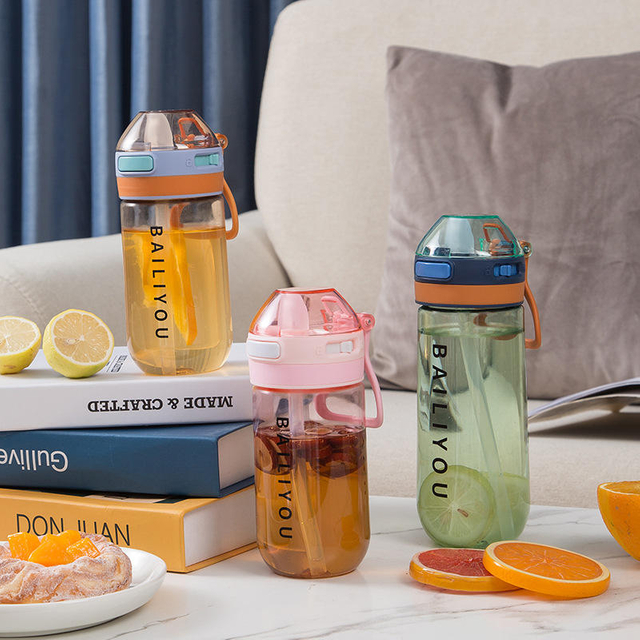 500ml Plastic Straw Drinks Transparent Drinking Water Bottle With Locking Handle Lid and Capacity Mark