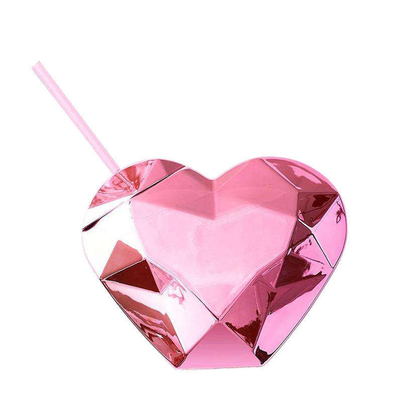 600ml Heart Shaped Picnic High Value Water Cup Girls Outdoor Portable Bottle with Straw and Lid