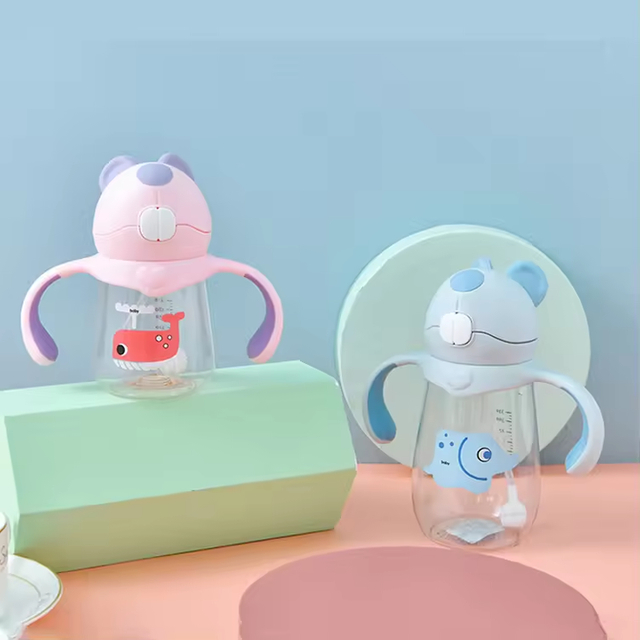 Bpa Free Tritan Straw Anti-choke Handle Anti-drop Baby Drinking Bottle With Straw and Scale