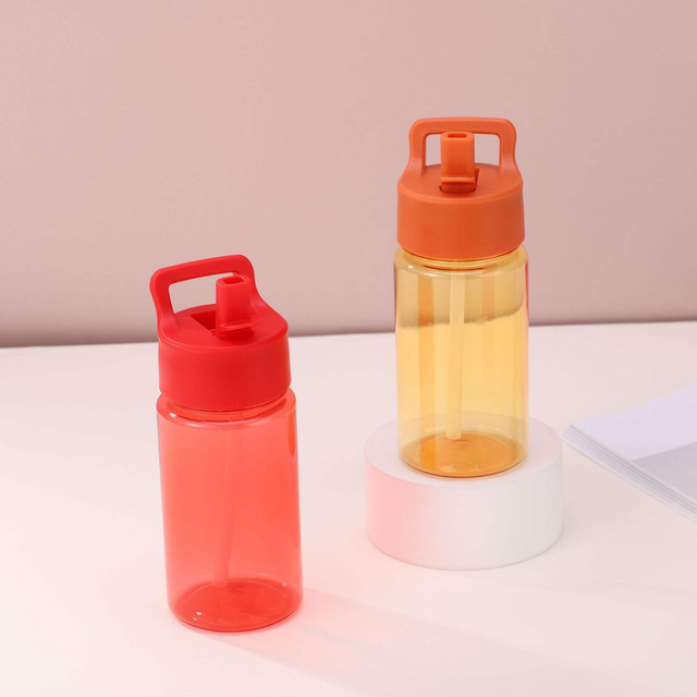 Factory Portable Handle Straw Plastic Beverage Bottle 450ml Children Outdoor Back to School Water Cup
