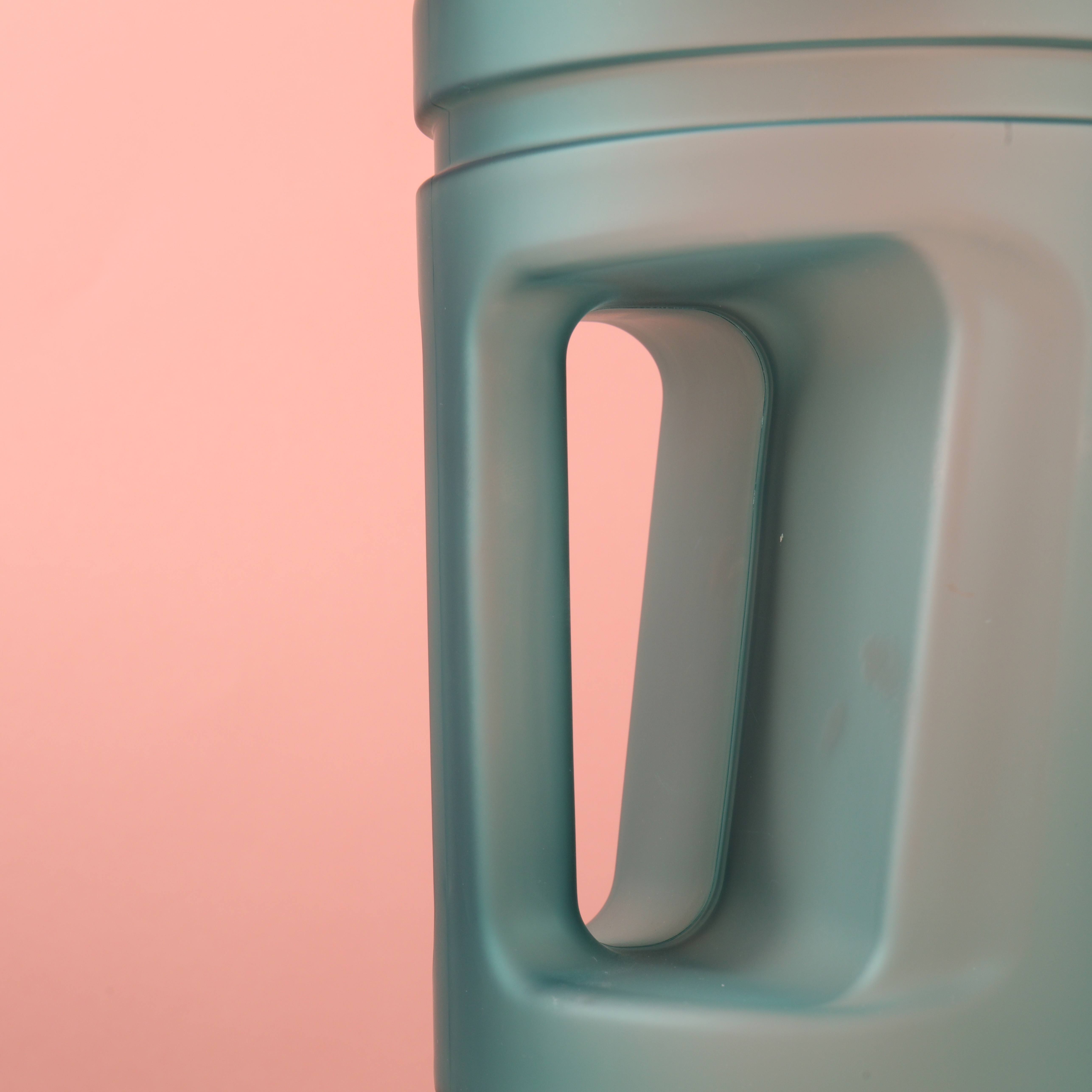 Big Capacity Half Gallon/one Gallon/2.5l PETG Water Bottle with New Handle