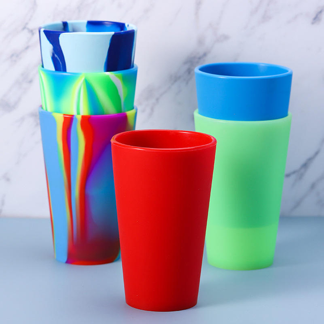 Wholesale 100% Food Grade Mixed Solid Colors Unbreakable Silicone Drinking Water Wine Cup for Travel