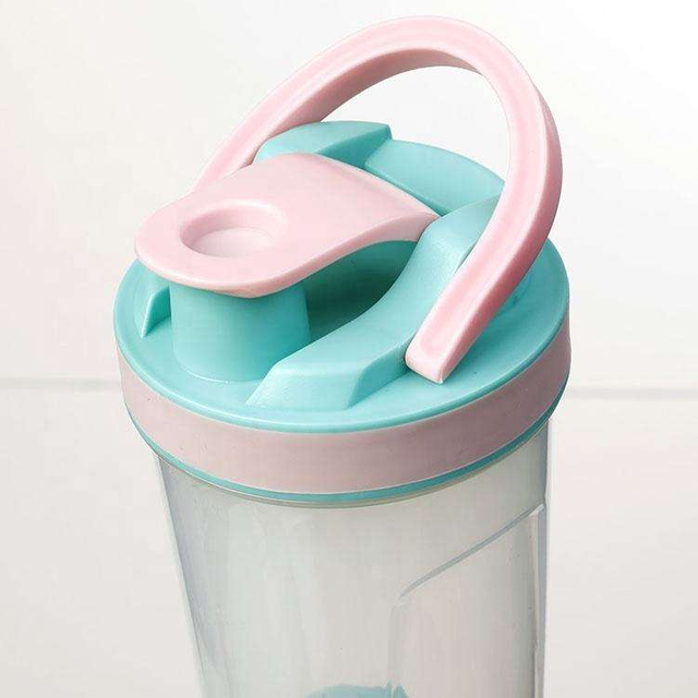 600Ml Multi Purpose Portable Clear Cute Plastic Shaker Water Bottle for Protein With Mixing Ball Infuser