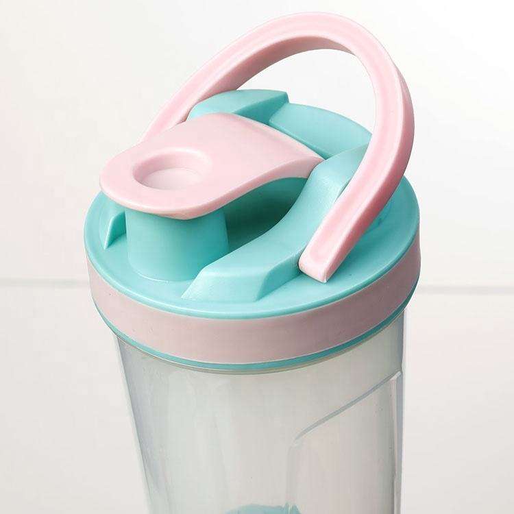 600Ml Multi Purpose Portable Clear Cute Plastic Shaker Water Bottle for Protein With Mixing Ball Infuser