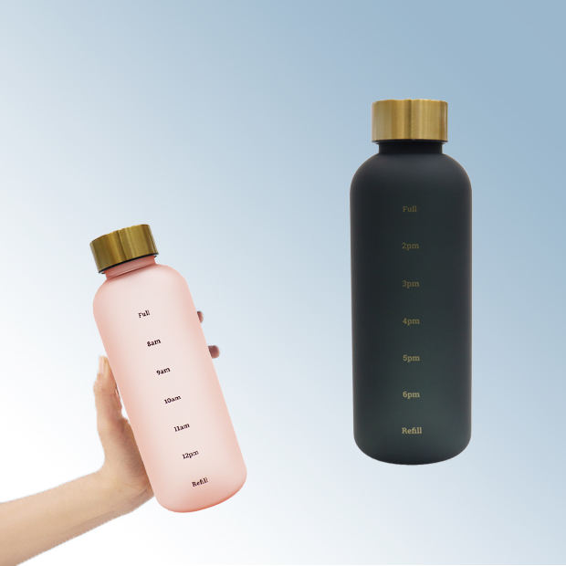 Wholesale Plastic Water Bottle with a Frosted Texture 500ml Capacity and Scales With Stainless Steel Lid