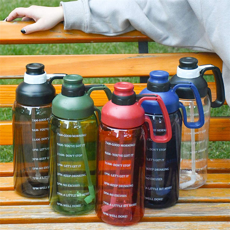 64oz Large Capacity 2.2 L 2.2L Leak Proof Botellas De Agua Gym Sports Water Bottle With Straw