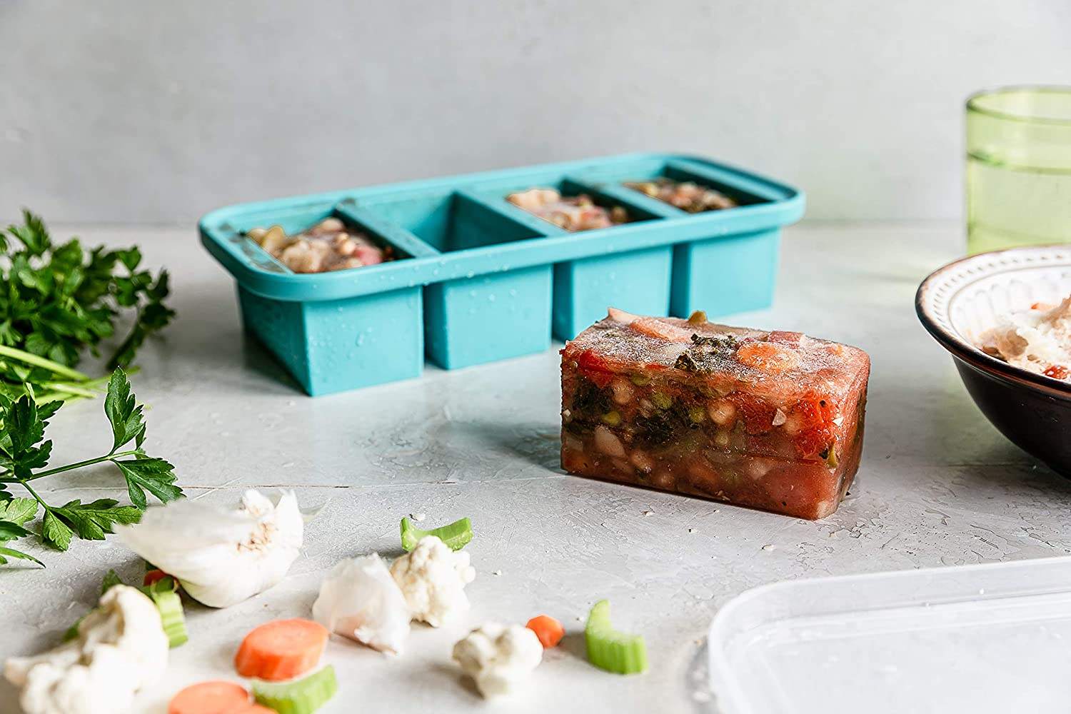 BPA-Free Large Freeze Food Soup Broth Sauce and Any Liquids Silicone Freezing Baking Tray With Lid