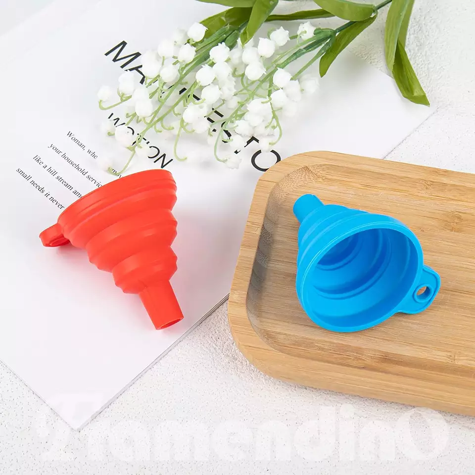 Hot Sale Silicone Durable Kitchen Tools Foldable Funnel Soft Food Grade Silicone Oil Funnel