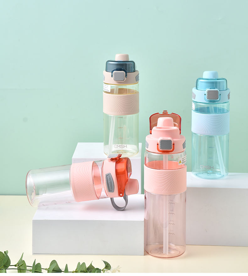 Custom BPA Free Plastic Sport Water Bottle with Chug Lid & Straw with Silicone Sleeve Outdoor Water Bottle