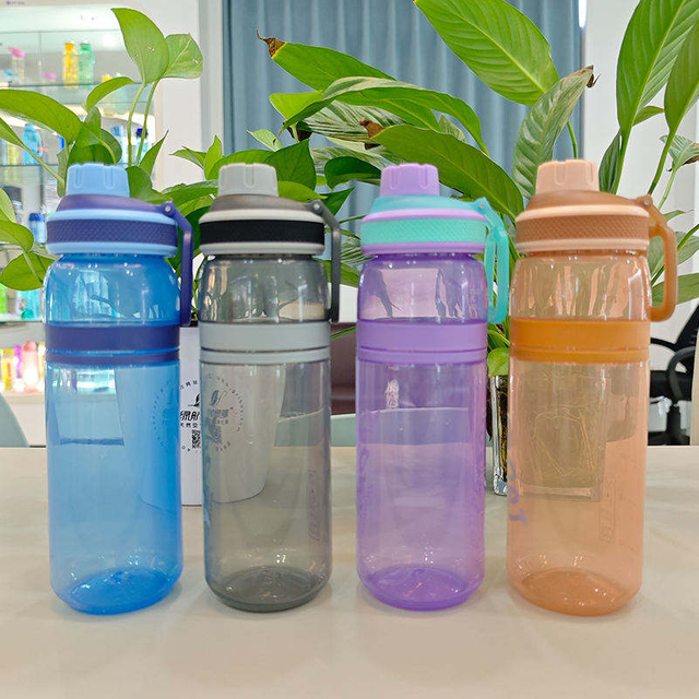 25oz 750ml Cups with pp BPA Free Portable Handle Plastic Water Bottle Outdoor Travel Sports Water Bottle with Screw Lid