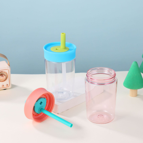 Leak Proof 15oz Children Plastic Water Bottle with Easy Clean and Bendable Silicone Mouthpiece BPA Free