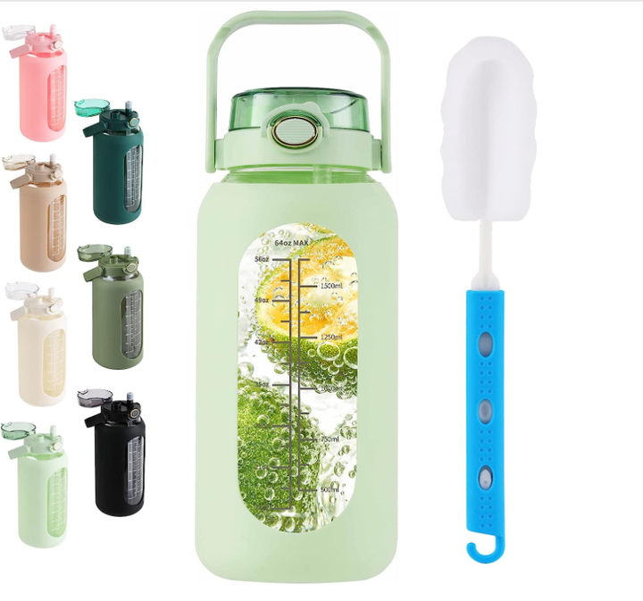 64oz Plastic Water Bottle With Straw and Handle Lid Half Gallon Motivational Bottle With Silicone Sleeve and Time Marker