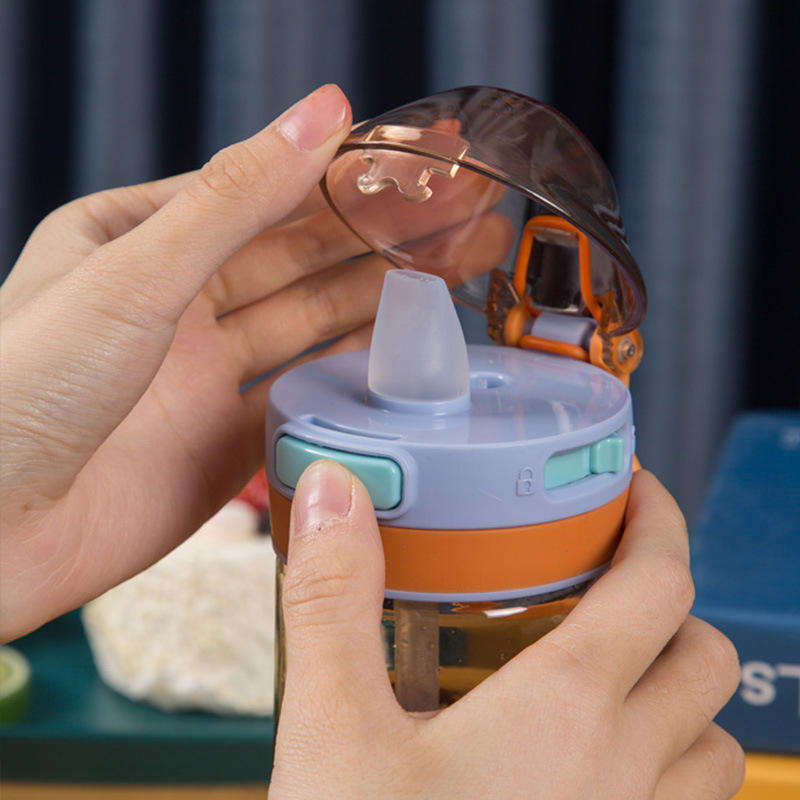 High Quality 18Oz Cheap Leakproof Portable Transparent Colorful Cute Plastic Water Bottle for Kids