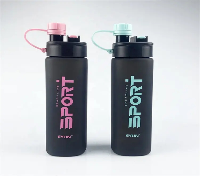 Wholesale Custom Logo 22oz Leakproof BPA Free Fitness Sports Plastic Water Bottle Customize logo and Color
